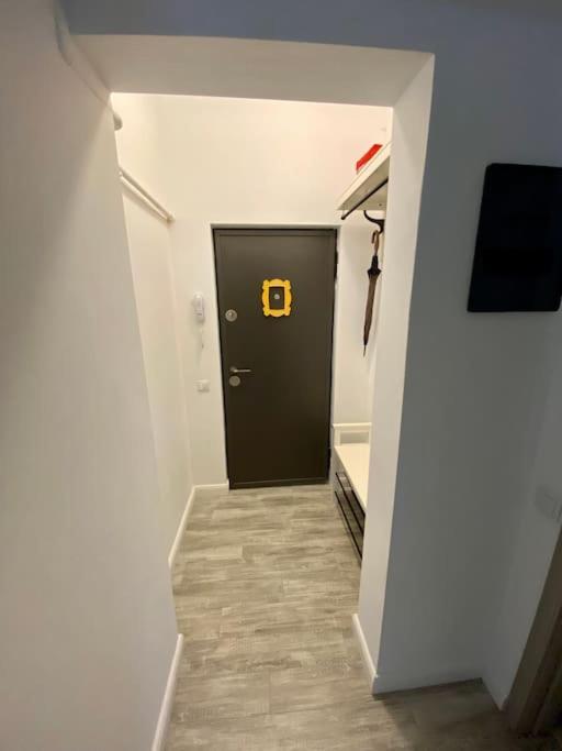Cozy Central Apartment With 2 Rooms Букурещ Екстериор снимка